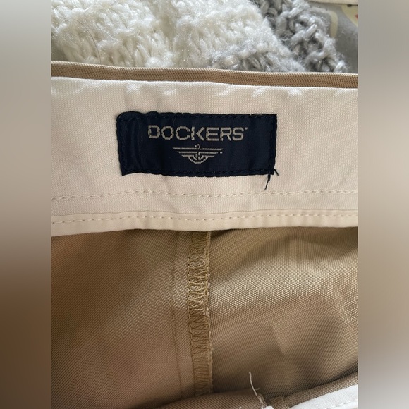 Tan men’s dockers, size 36x30 - Picture 5 of 10